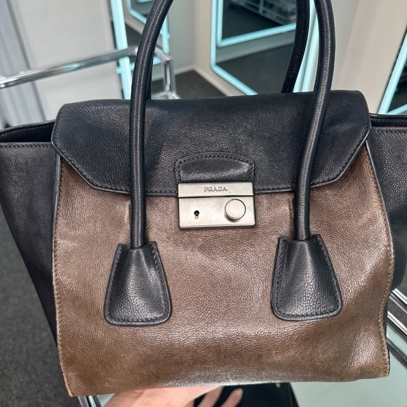 Prada bag - Picture 3 of 13